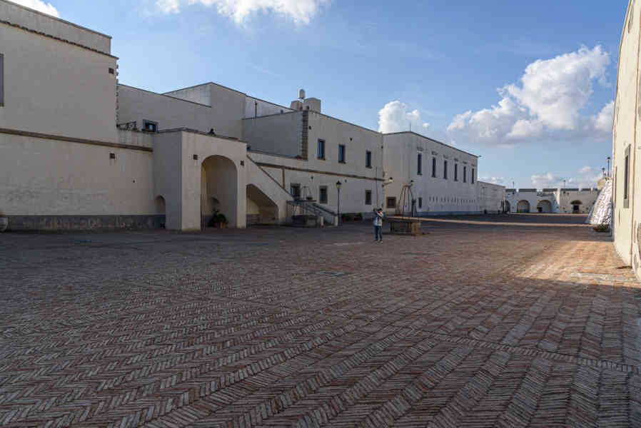 160 - Italia - Nápoles - castillo de San Elmo.jpg